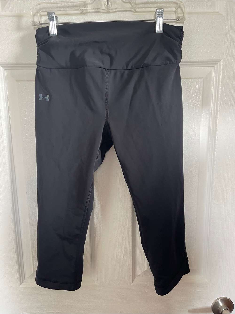 Under Armour Black Cropped Performance Leggings